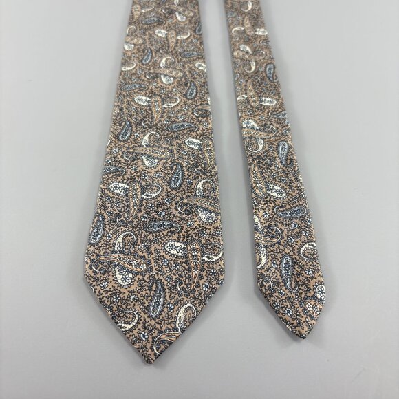 70's Oleg Cassini Eric Salm Chicago Tan / White Paisley Men's Tie 3 1/4" x 59" - Picture 2 of 4